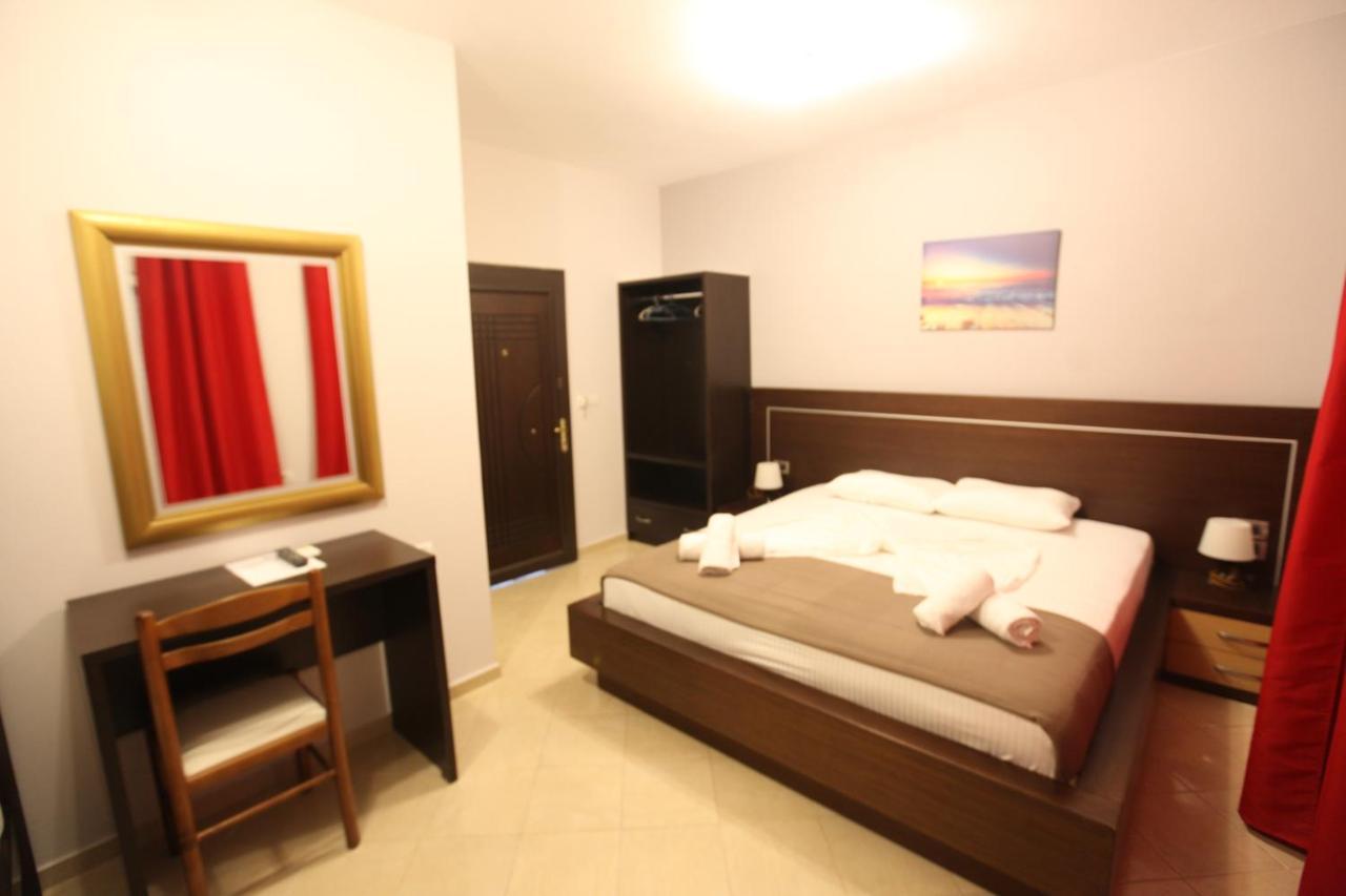 Hotel Prishtina Саранда Экстерьер фото