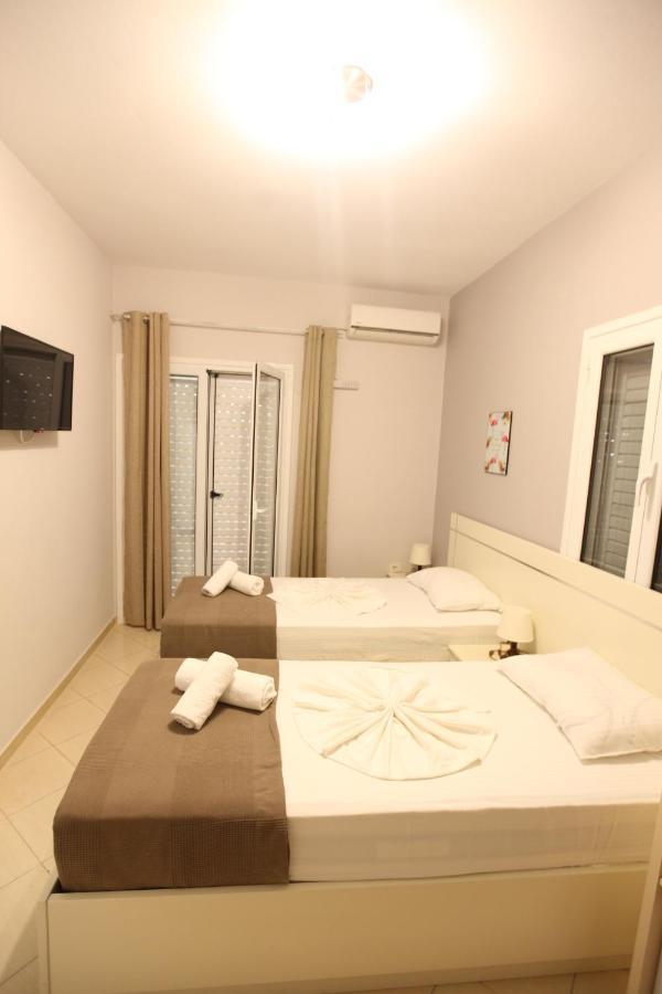 Hotel Prishtina Саранда Экстерьер фото