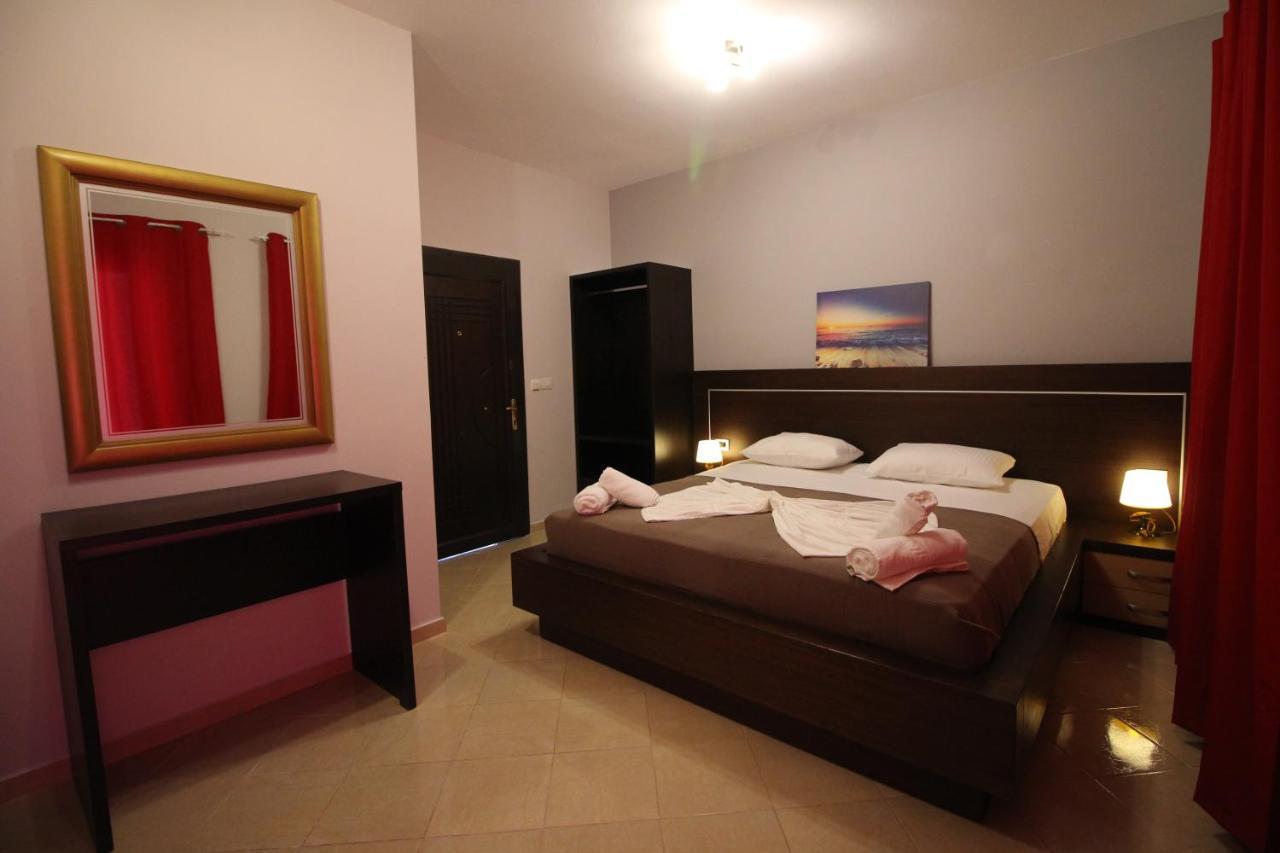 Hotel Prishtina Саранда Экстерьер фото